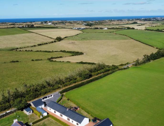 Adorable 1 Bedroom Country Cottage Bodewryd エクステリア 写真